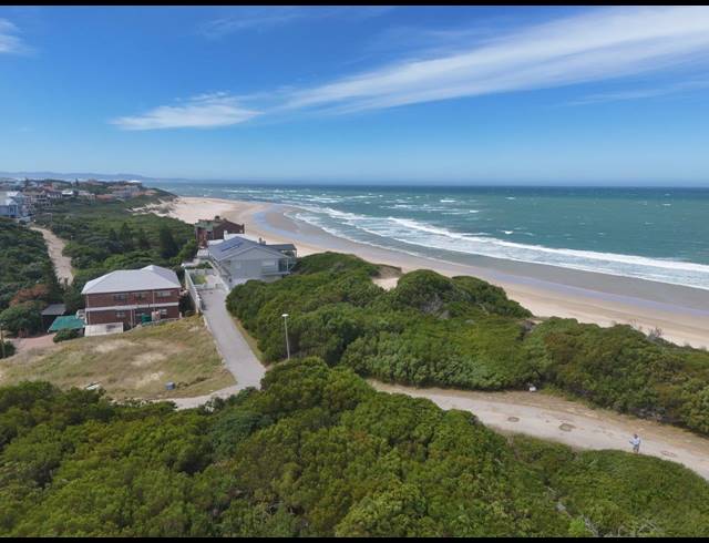 1,145M² VACANT LAND FOR SALE IN PARADISE BEACH